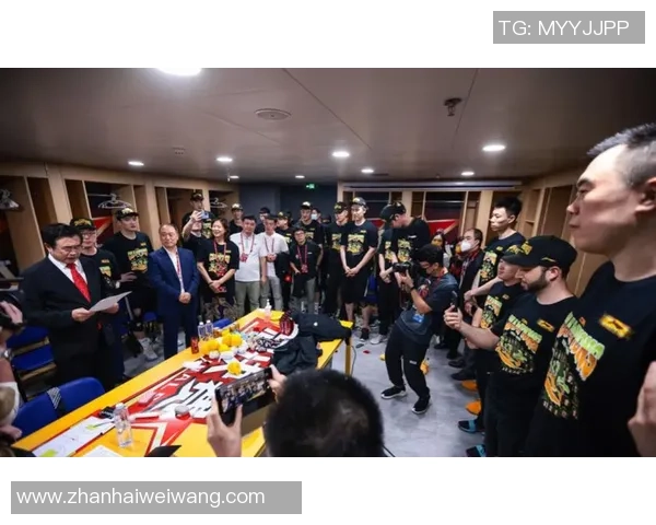 祝贺,朱荣振发声,正式签约,重返工作篮球,曾帮辽篮夺冠